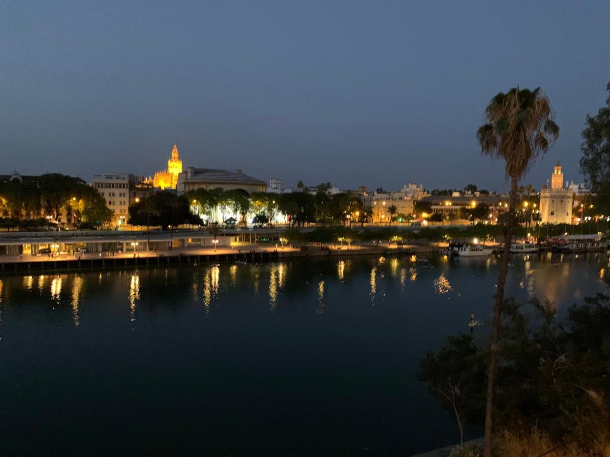 Betis Riverside Skyview By Valcambre Sevilla Exterior foto